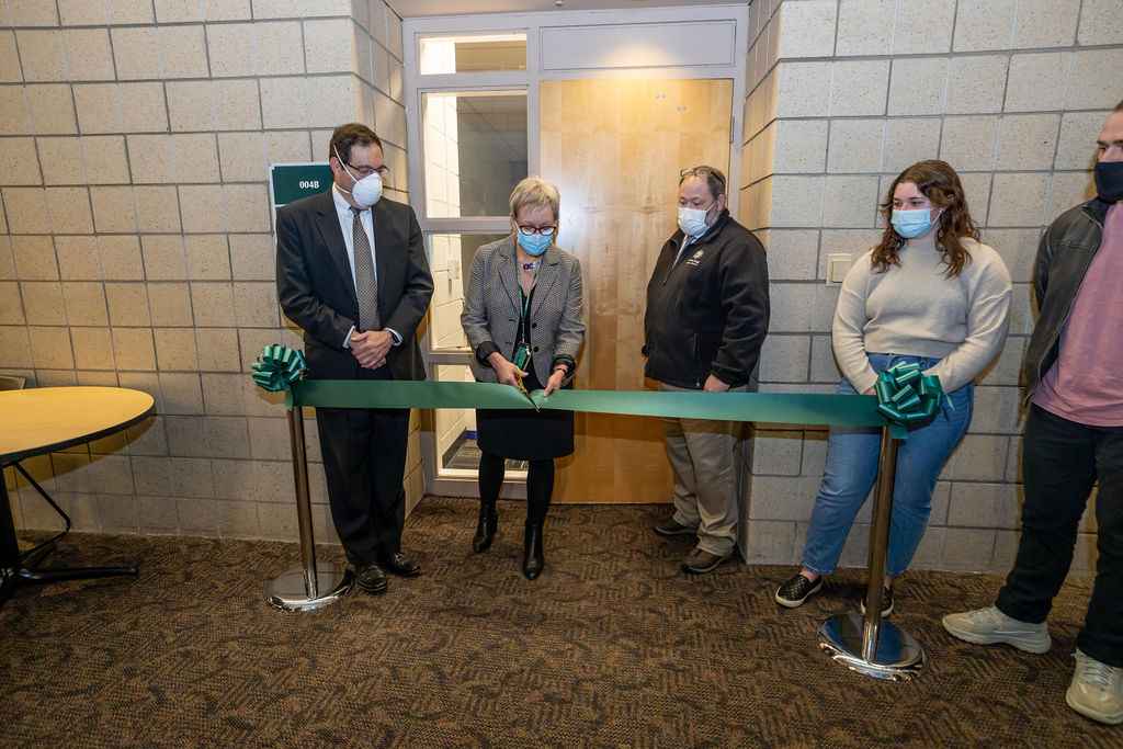 Monte Ahuja College of Business opens Information Systems Team Lab